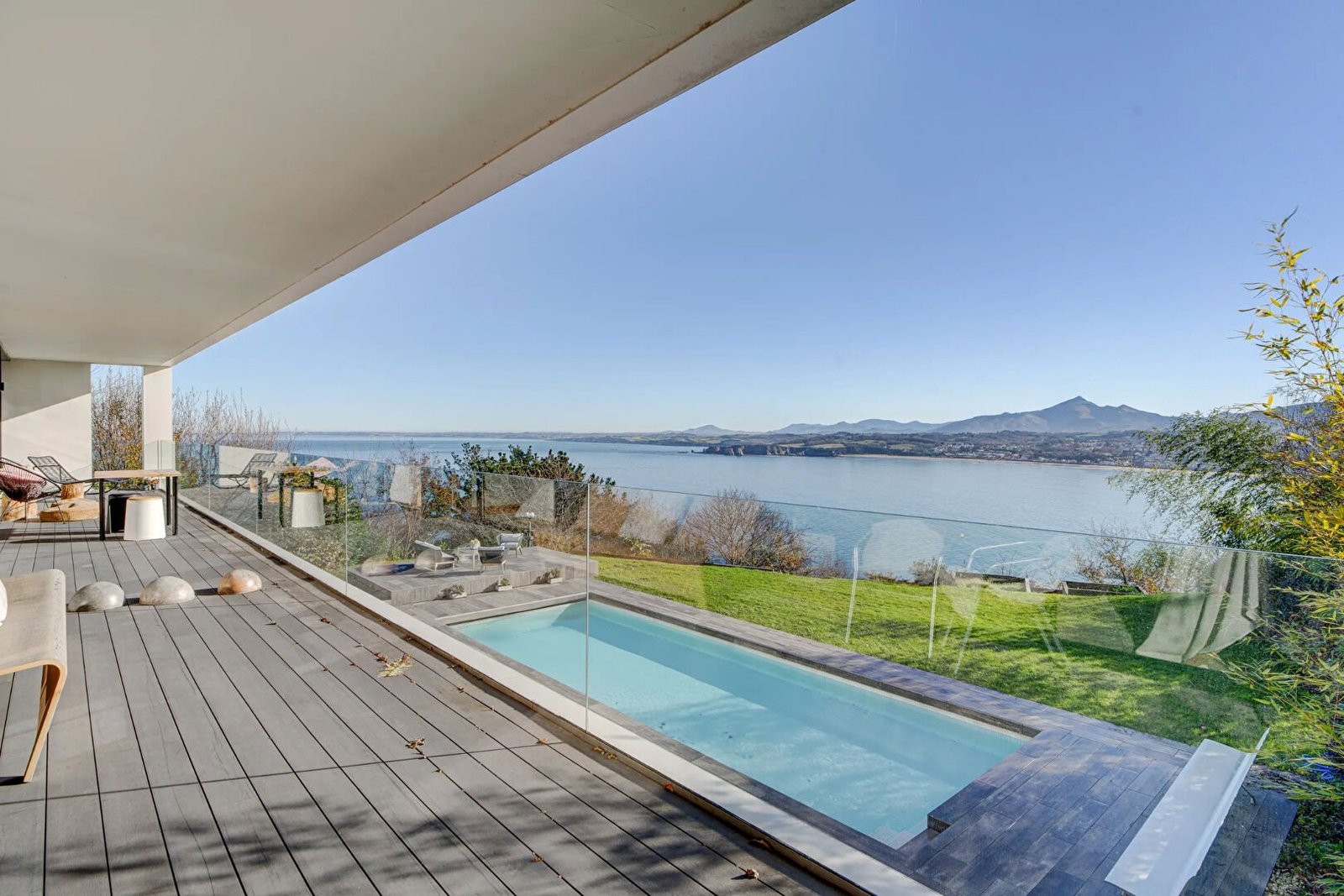 San Sebastián: A 25 Minutes From The Center Architect Designed Villa With Spectacular Views Villa in Centro, Donostia-San Sebastian, Spain 1 - 16012992