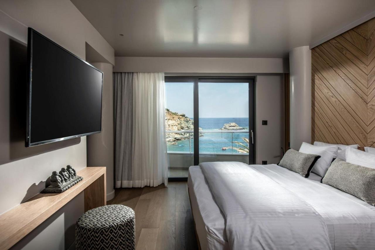 Maelia Beachfront Luxurious Complex Villa in Community of Achlada, Gazi Municipal Unit, Greece 1 - 15331044
