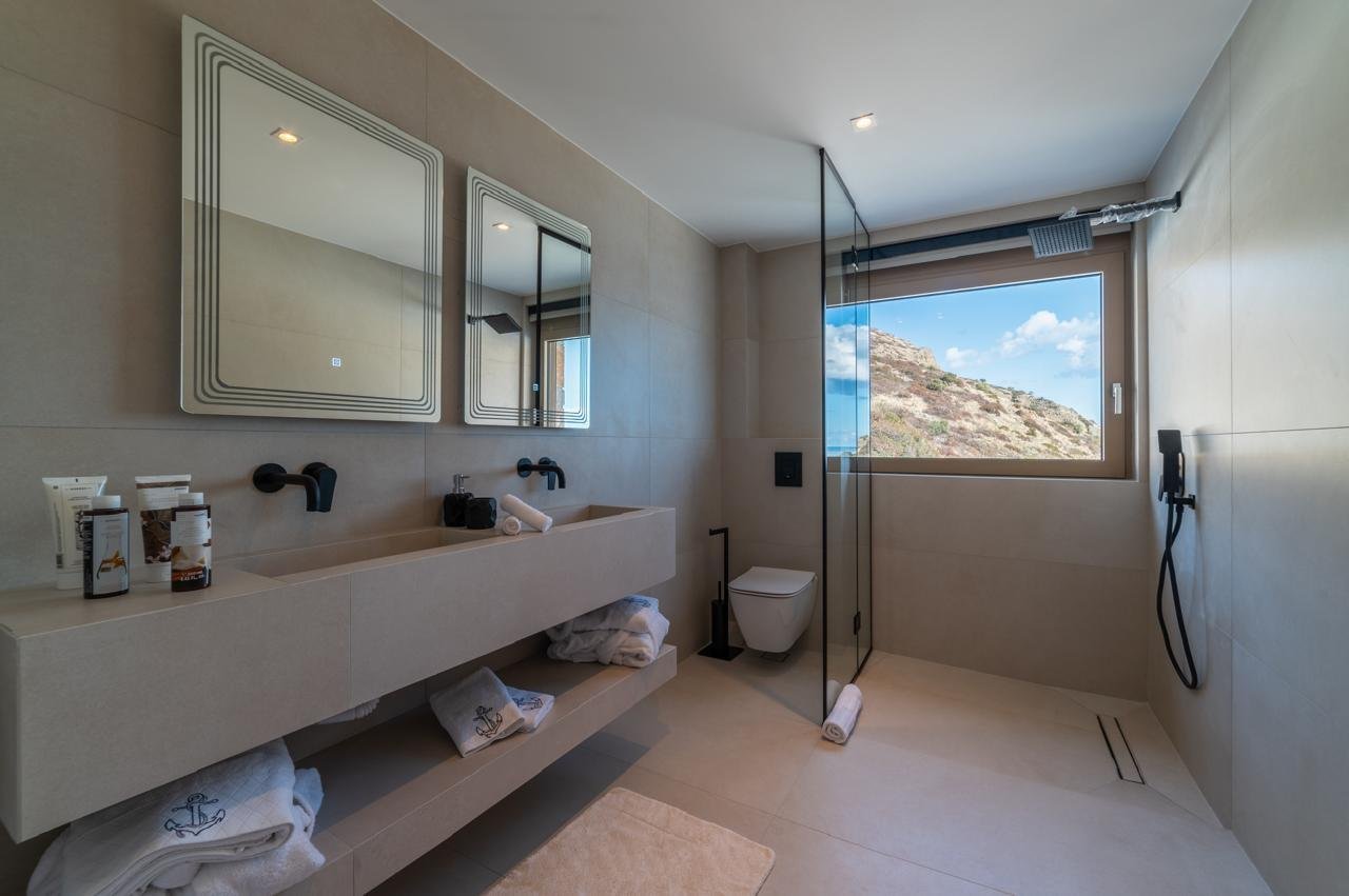 Eloura Ultra Luxury Beachfront Villa Villa in Community of Vrouchas, Agios Nikolaos Municipal Unit, Greece 1 - 15325145