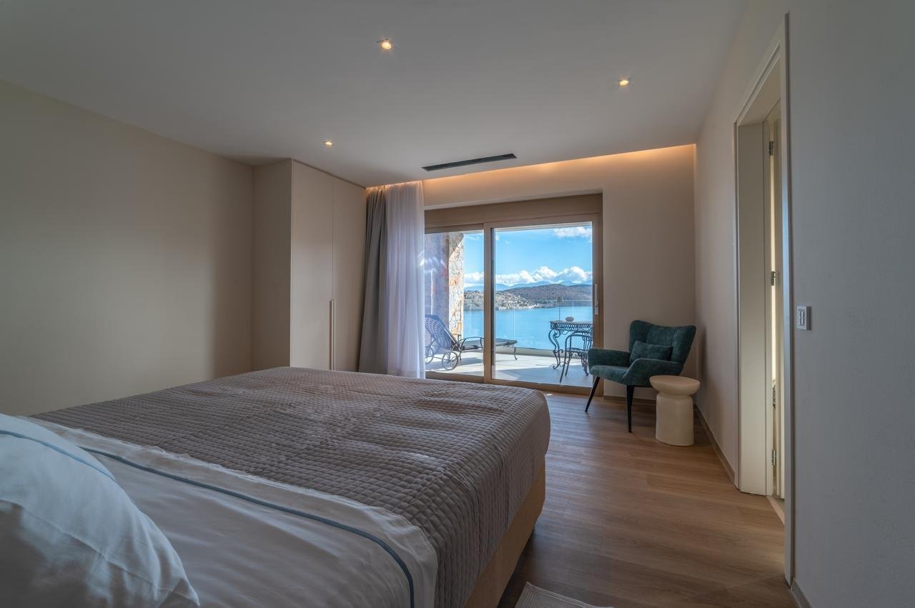 Eloura Ultra Luxury Beachfront Villa Villa in Community of Vrouchas, Agios Nikolaos Municipal Unit, Greece 1 - 15325145