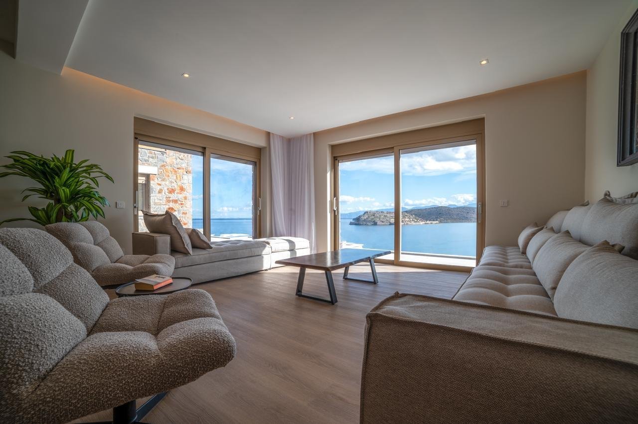 Eloura Ultra Luxury Beachfront Villa Villa in Community of Vrouchas, Agios Nikolaos Municipal Unit, Greece 1 - 15325145
