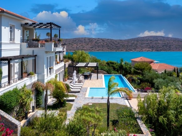 Villa in Community of Vrouchas, Agios Nikolaos Municipal Unit, Greece 1 - 15334111