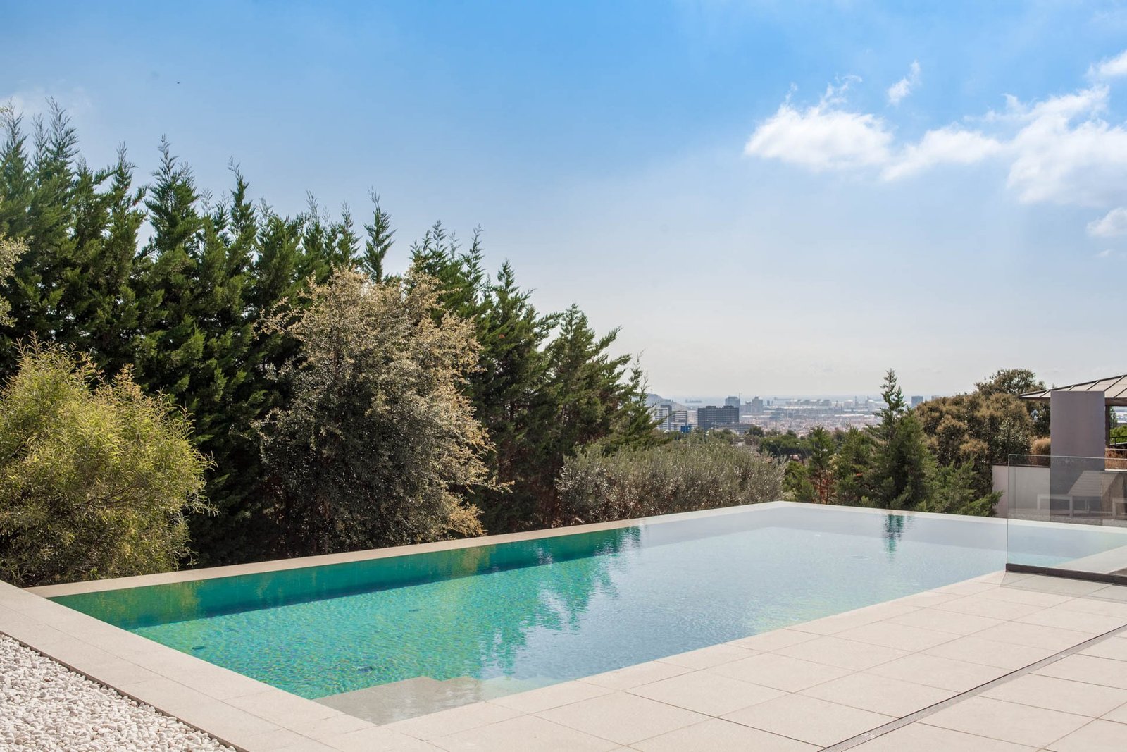 Luxury At Its Finest: Stunning 1000 M² Villa For Sale In Barcelona Villa in Esplugues de Llobregat, Catalonia, Spain 1 - 14179584