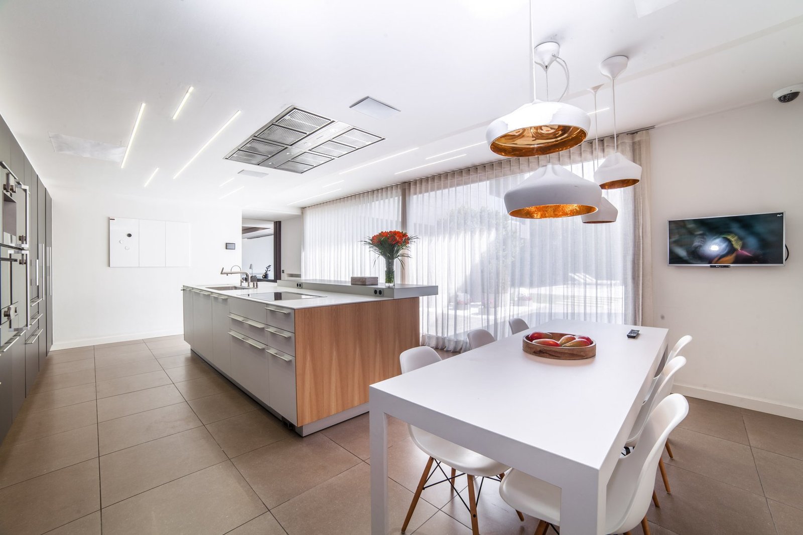 Luxury At Its Finest: Stunning 1000 M² Villa For Sale In Barcelona Villa in Esplugues de Llobregat, Catalonia, Spain 1 - 14179584