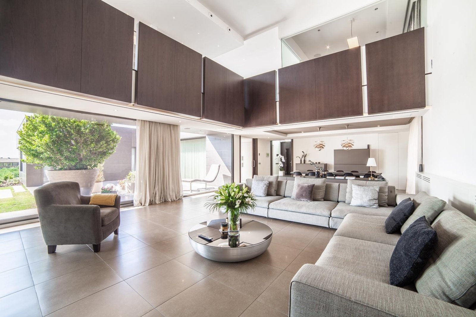Luxury At Its Finest: Stunning 1000 M² Villa For Sale In Barcelona Villa in Esplugues de Llobregat, Catalonia, Spain 1 - 14179584