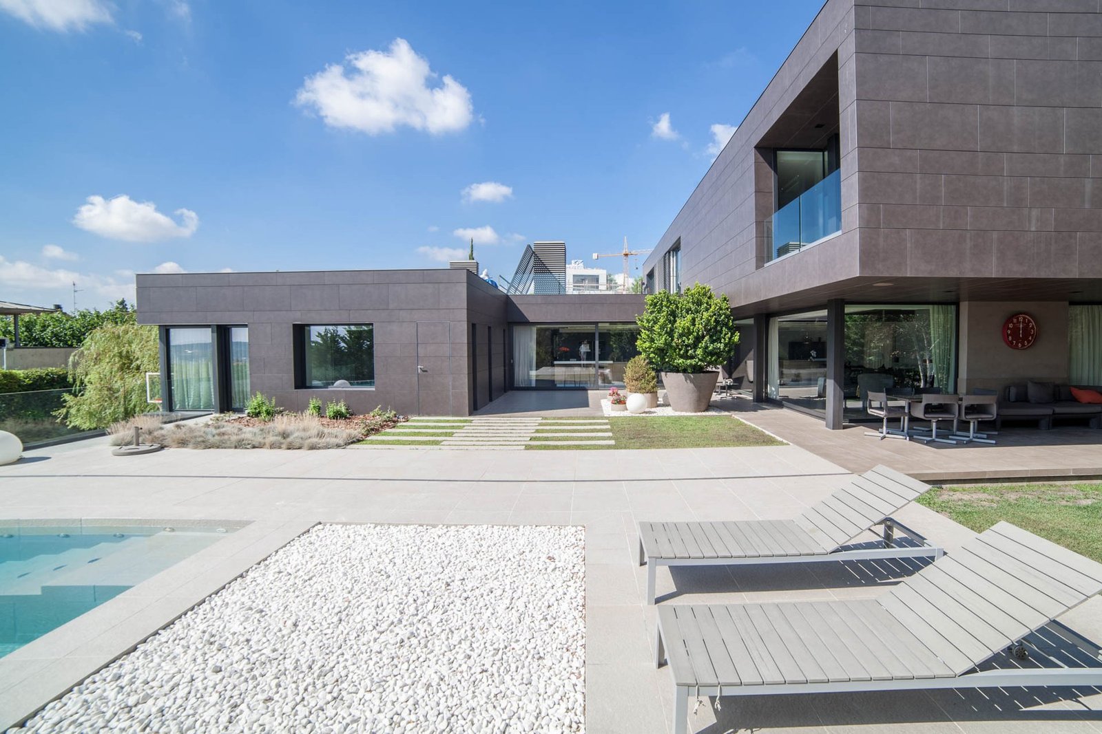 Luxury At Its Finest: Stunning 1000 M² Villa For Sale In Barcelona Villa in Esplugues de Llobregat, Catalonia, Spain 1 - 14179584