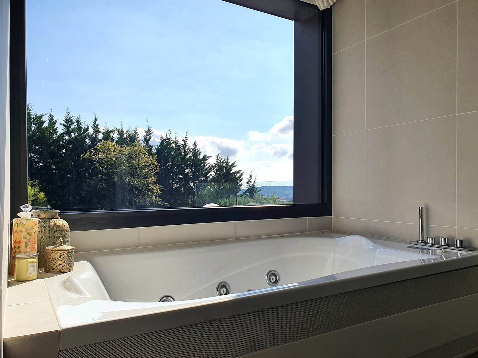 Luxury At Its Finest: Stunning 1000 M² Villa For Sale In Barcelona Villa in Esplugues de Llobregat, Catalonia, Spain 1 - 14179584