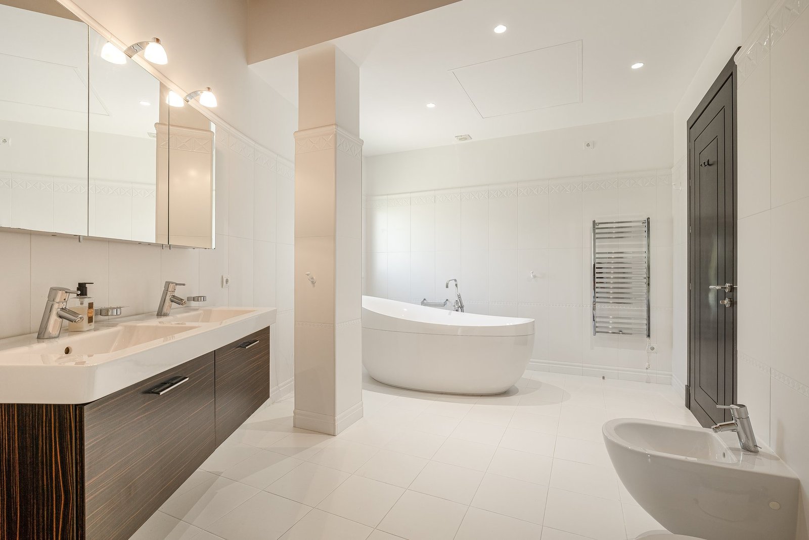 Luxury Villa In Los Flamingos, Benahavis – Exclusive 8 Bedroom Residence With Sea Views Villa in Estepona, Andalusia, Spain 1 - 16162590