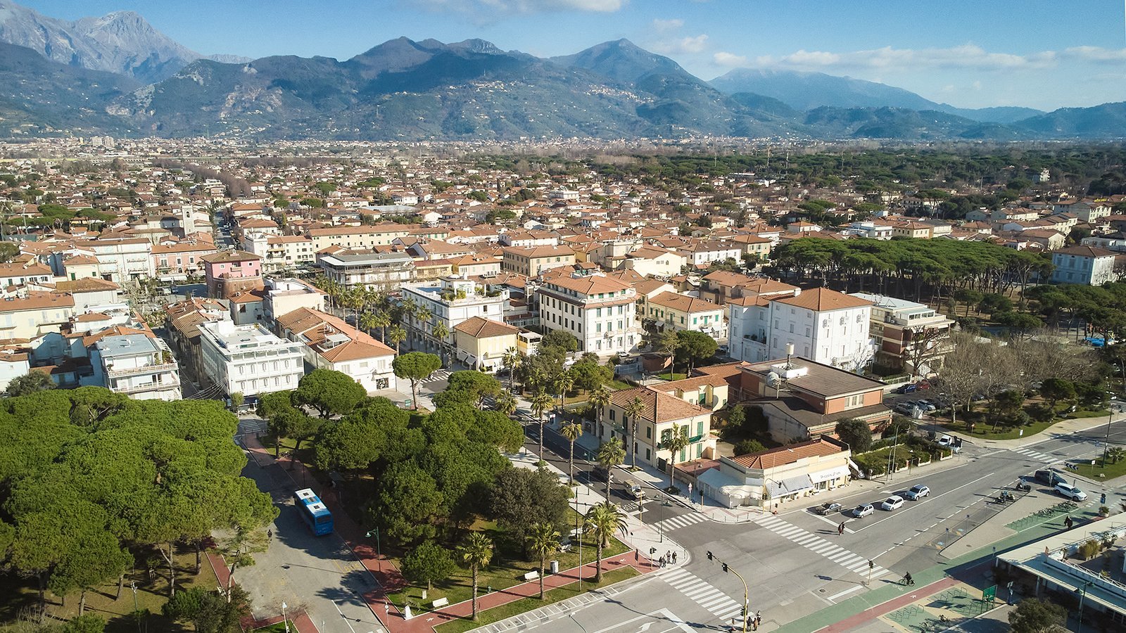 Palazzo In Vendita In Centro A Forte Dei Marmi Villa in Forte dei Marmi, Tuscany, Italy 1 - 16365725