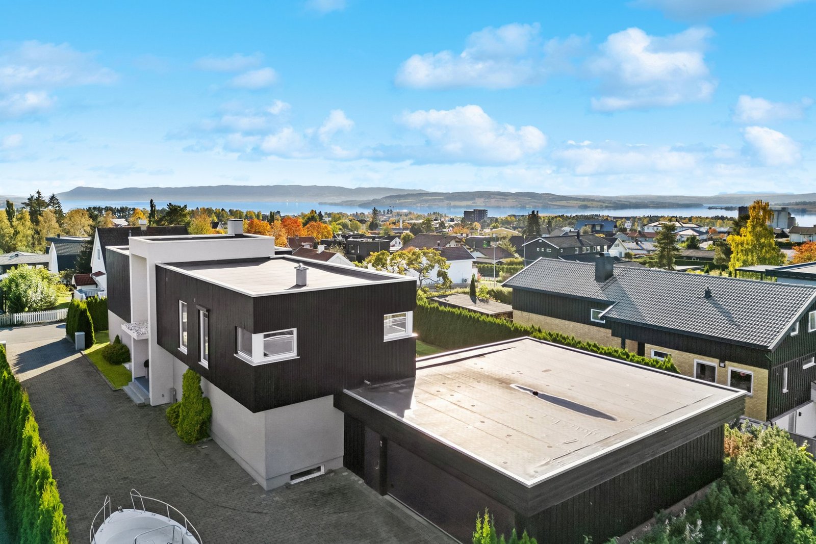 Unique Property With High Standards, Distinctive Solutions, And Attractive Location In Hamar Villa in Hamar, Innlandet, Norway 1 - 15697742
