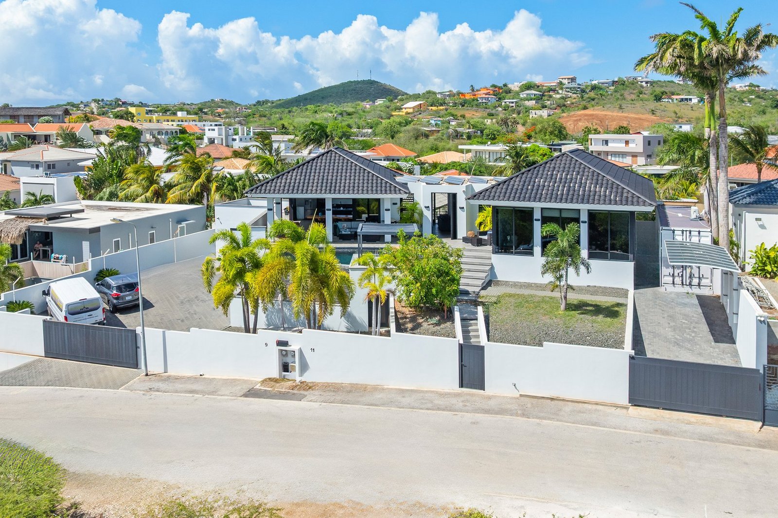Modern Villa Next To Nature Reserve, Jan Thiel, Curacao – With Stunning View, Pool, And Solar Panels Villa in Jan Thiel, Curaçao, Curaçao 1 - 15983278