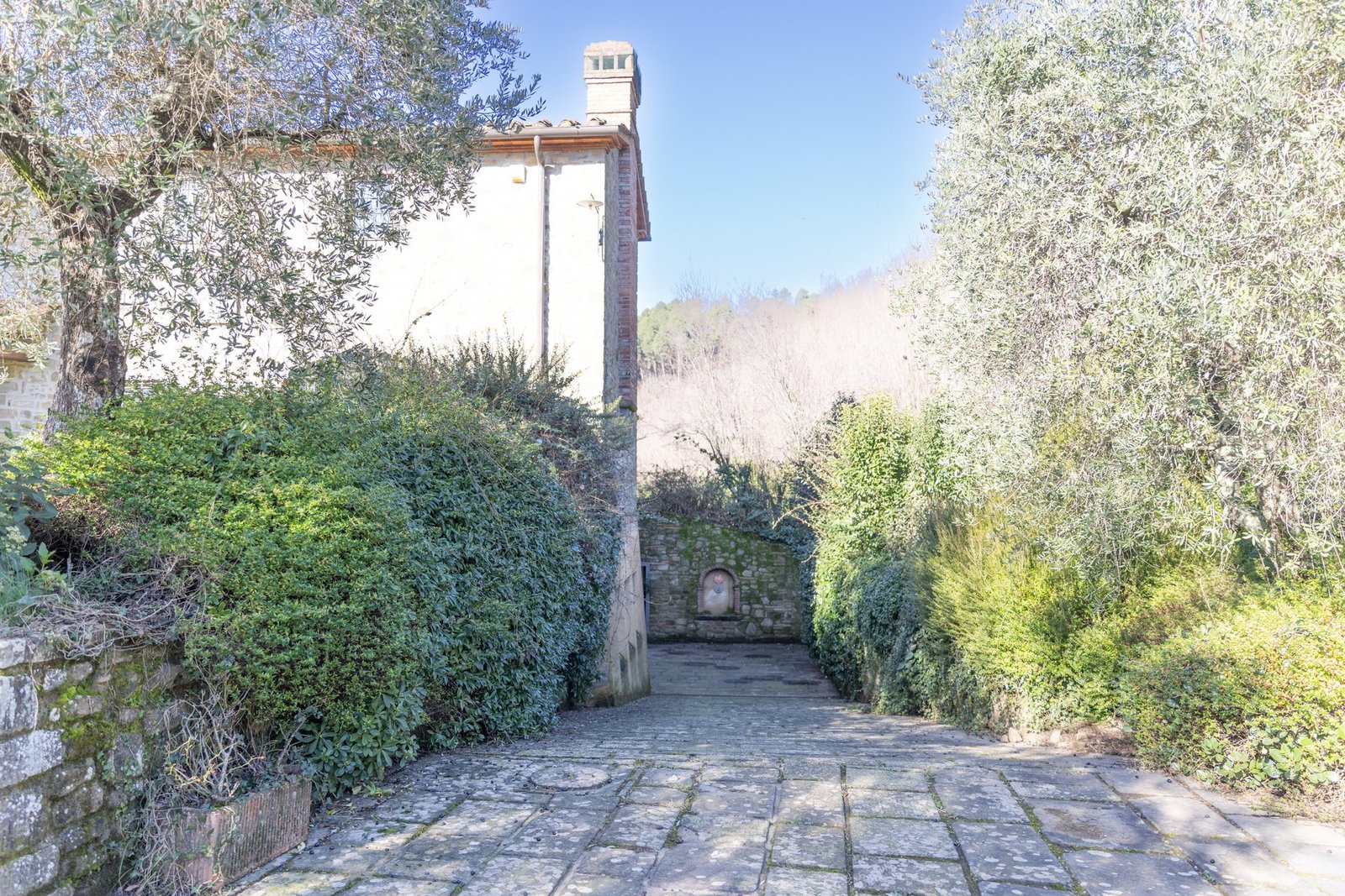 Rustic Traditional Tuscan Villa In Countryside Villa in Montecatini Terme, Tuscany, Italy 1 - 15500855
