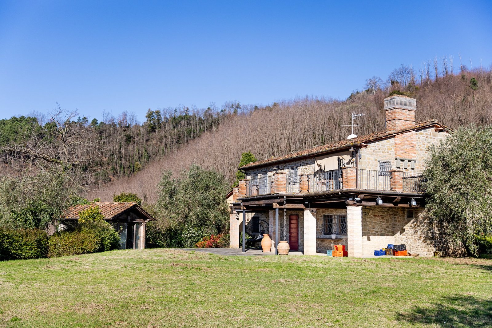 Rustic Traditional Tuscan Villa In Countryside Villa in Montecatini Terme, Tuscany, Italy 1 - 15500855