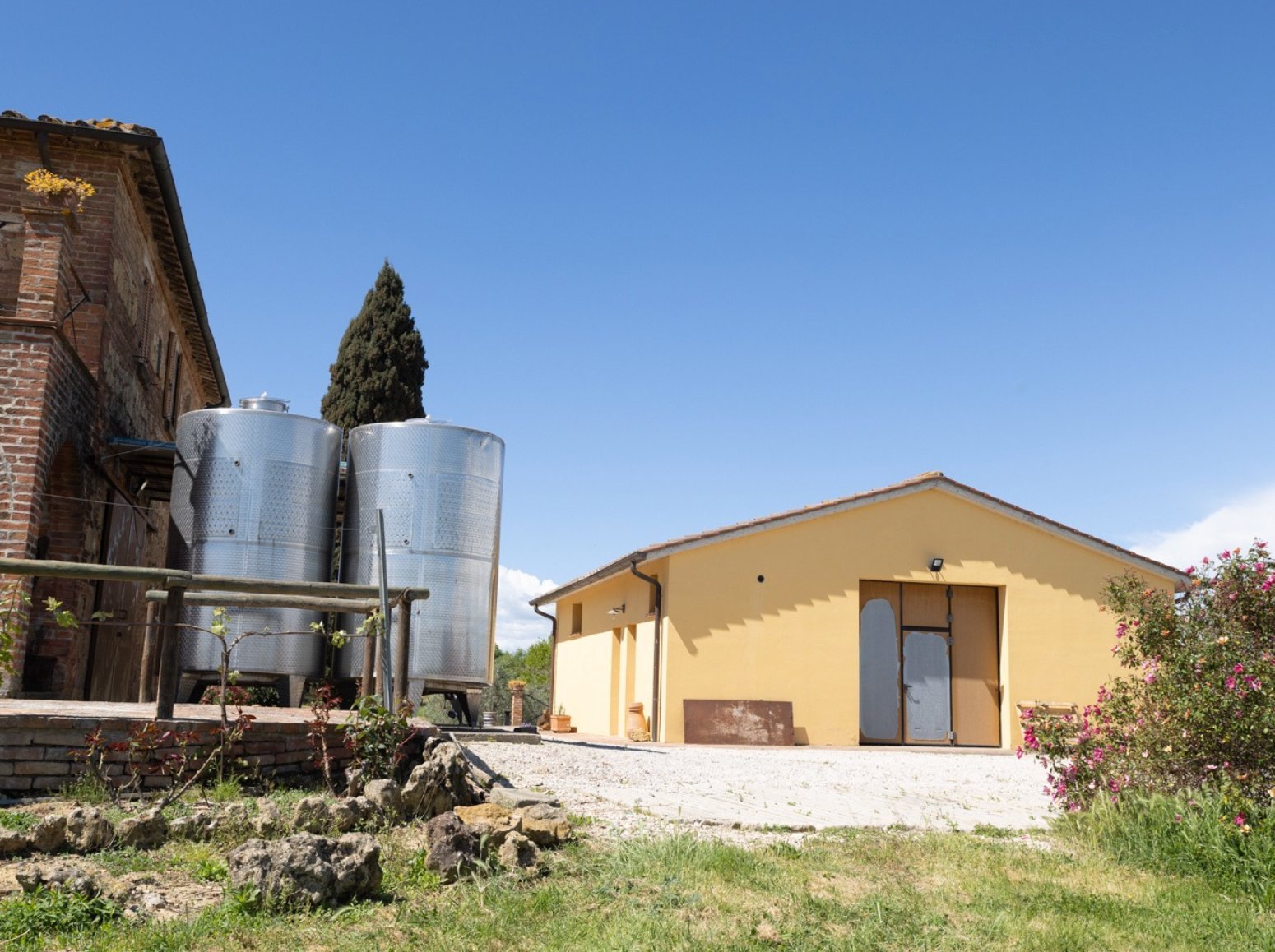 Complex Of 6 Properties In One Villa in Montepulciano, Tuscany, Italy 1 - 15536227