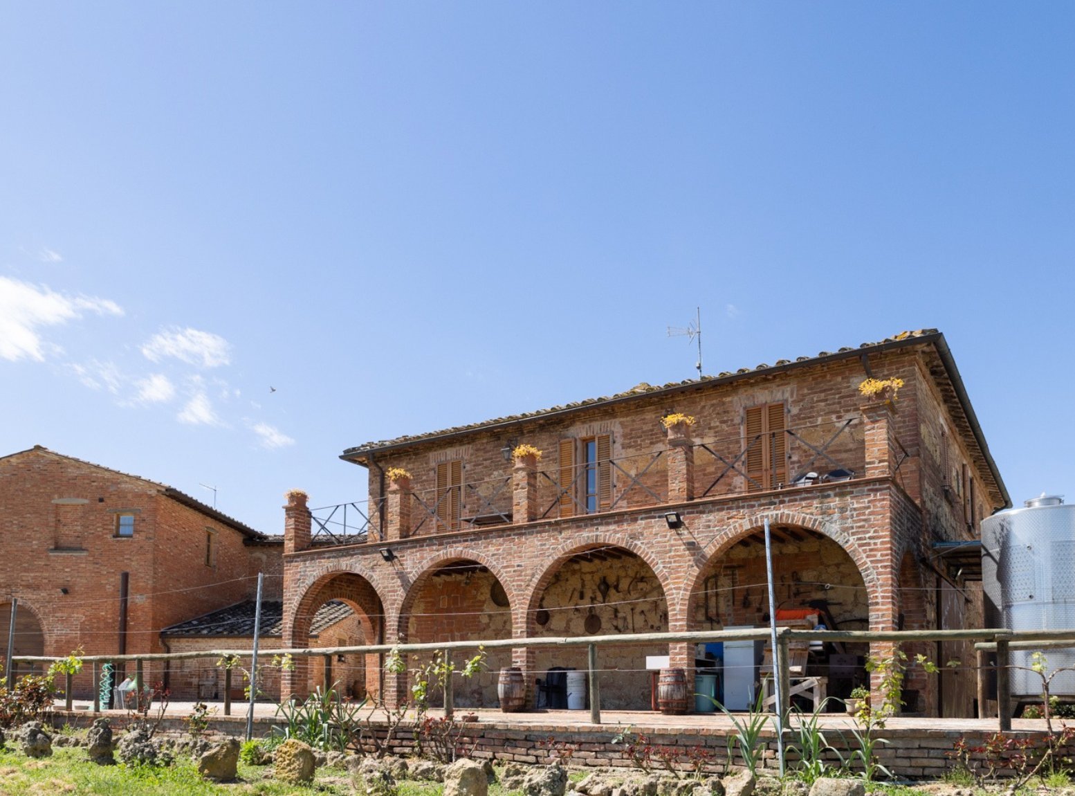 Complex Of 6 Properties In One Villa in Montepulciano, Tuscany, Italy 1 - 15536227