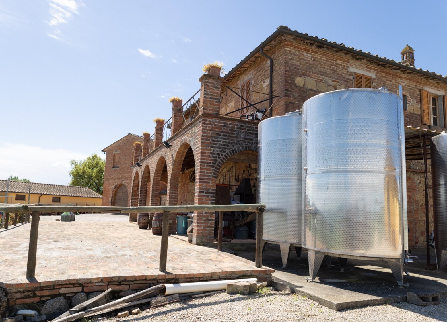 Complex Of 6 Properties In One Villa in Montepulciano, Tuscany, Italy 1 - 15536227