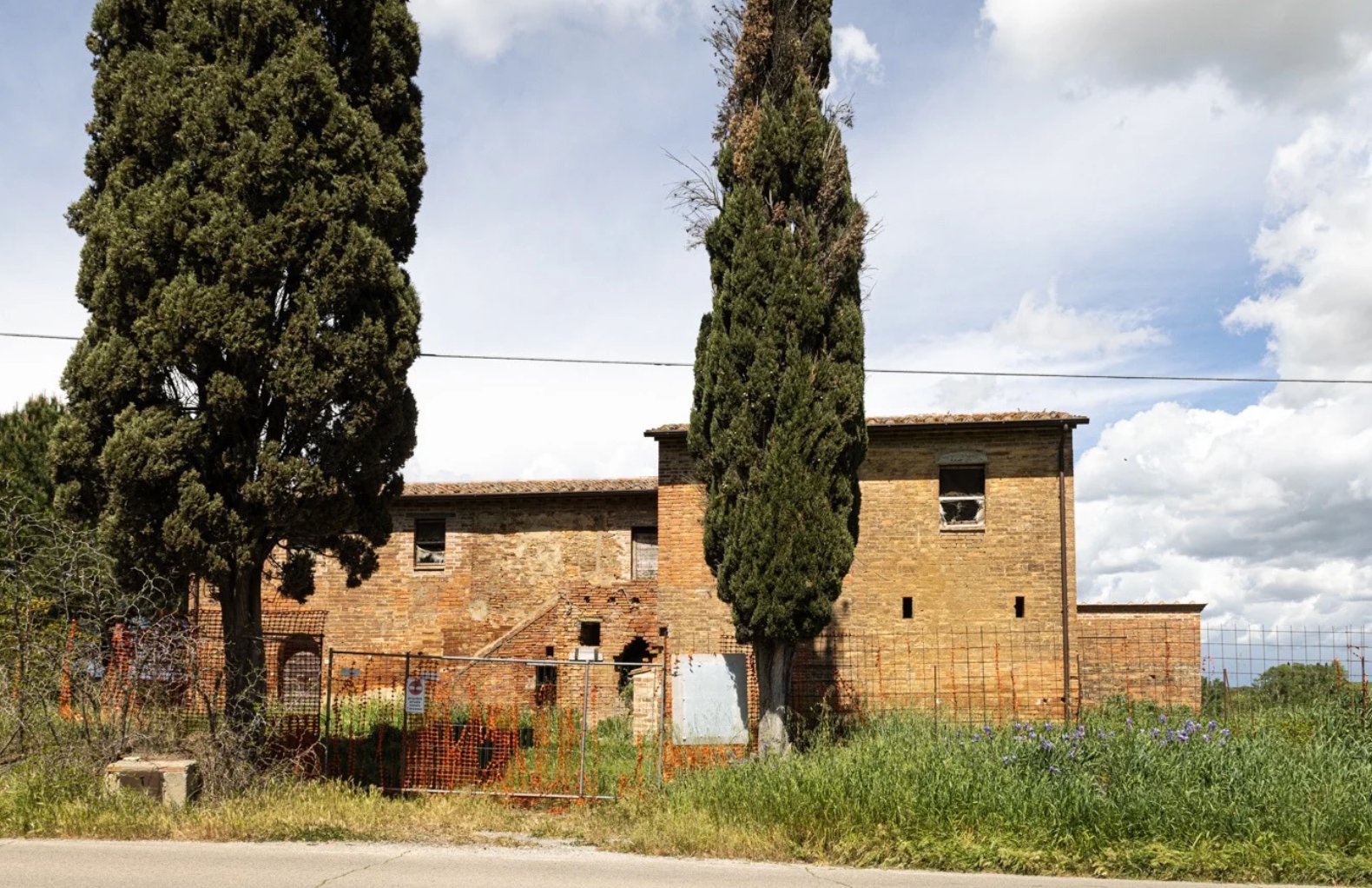 Complex Of 6 Properties In One Villa in Montepulciano, Tuscany, Italy 1 - 15536227