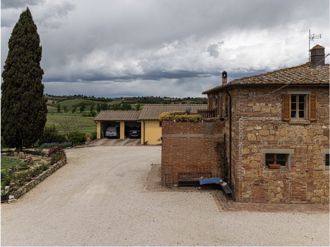 Complex Of 6 Properties In One Villa in Montepulciano, Tuscany, Italy 1 - 15536227