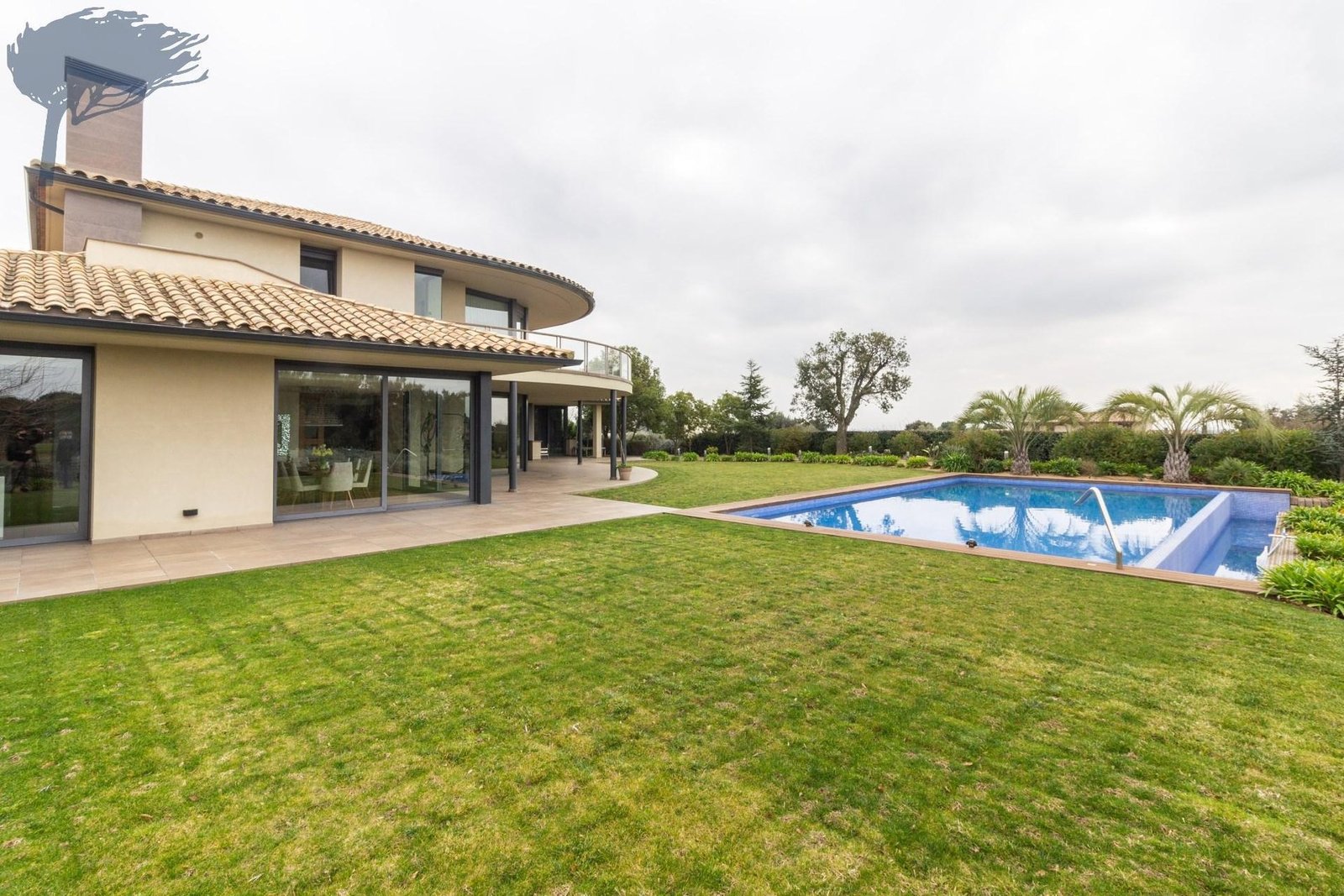 Exclusive Villa For Sale In The Prestigious Golf De Peralada Development. Villa in Peralada, Catalonia, Spain 1 - 16073504