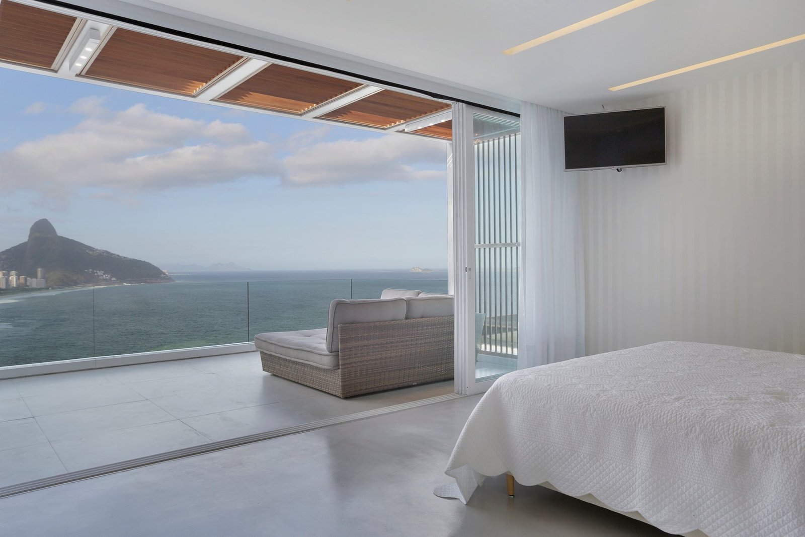 A Dream House With Spectacular Sea View At Joá, Rio De Janeiro Villa in Rio de Janeiro, State of Rio de Janeiro, Brazil 1 - 16321272