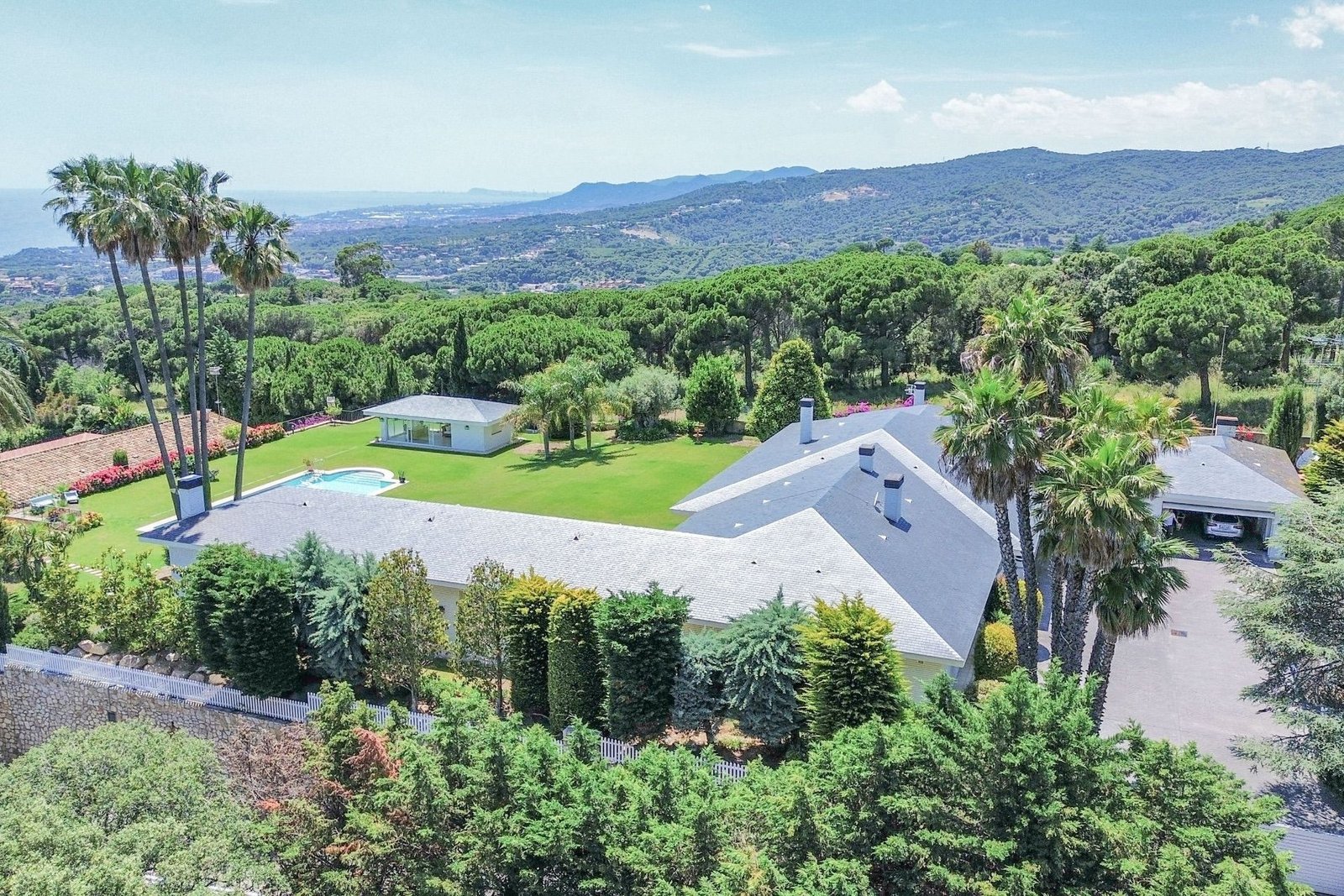 Exclusive Property In Sant Vicenç De Montalt, Supermaresme Urbanization Villa in Sant Vicenc de Montalt, Catalonia, Spain 1 - 14384453