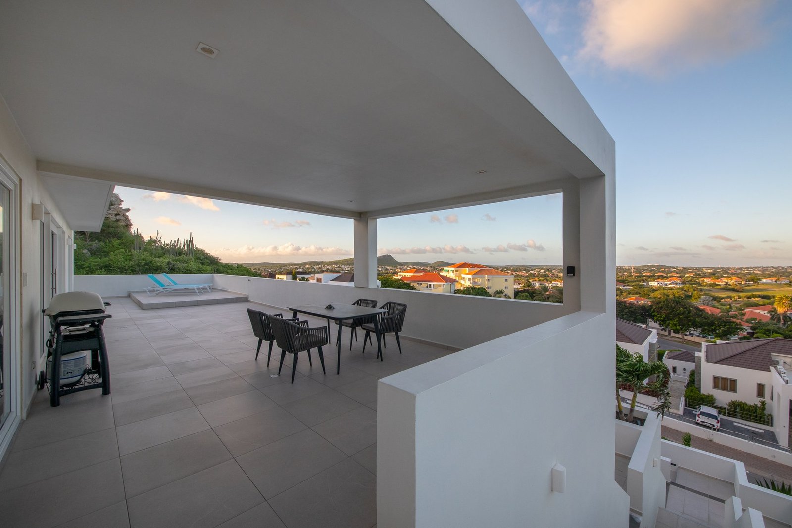 Blue Bay Golf And Beach Resort Curacao For Sale Villa With 7 Bedrooms Villa in Sint Michiel, Curaçao, Curaçao 1 - 14375543