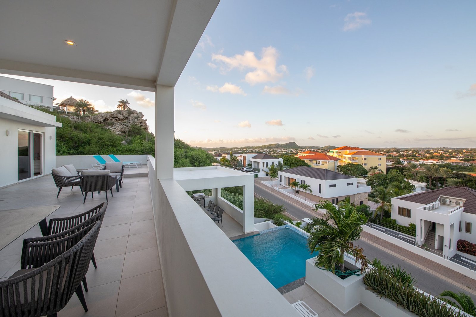 Blue Bay Golf And Beach Resort Curacao For Sale Villa With 7 Bedrooms Villa in Sint Michiel, Curaçao, Curaçao 1 - 14375543