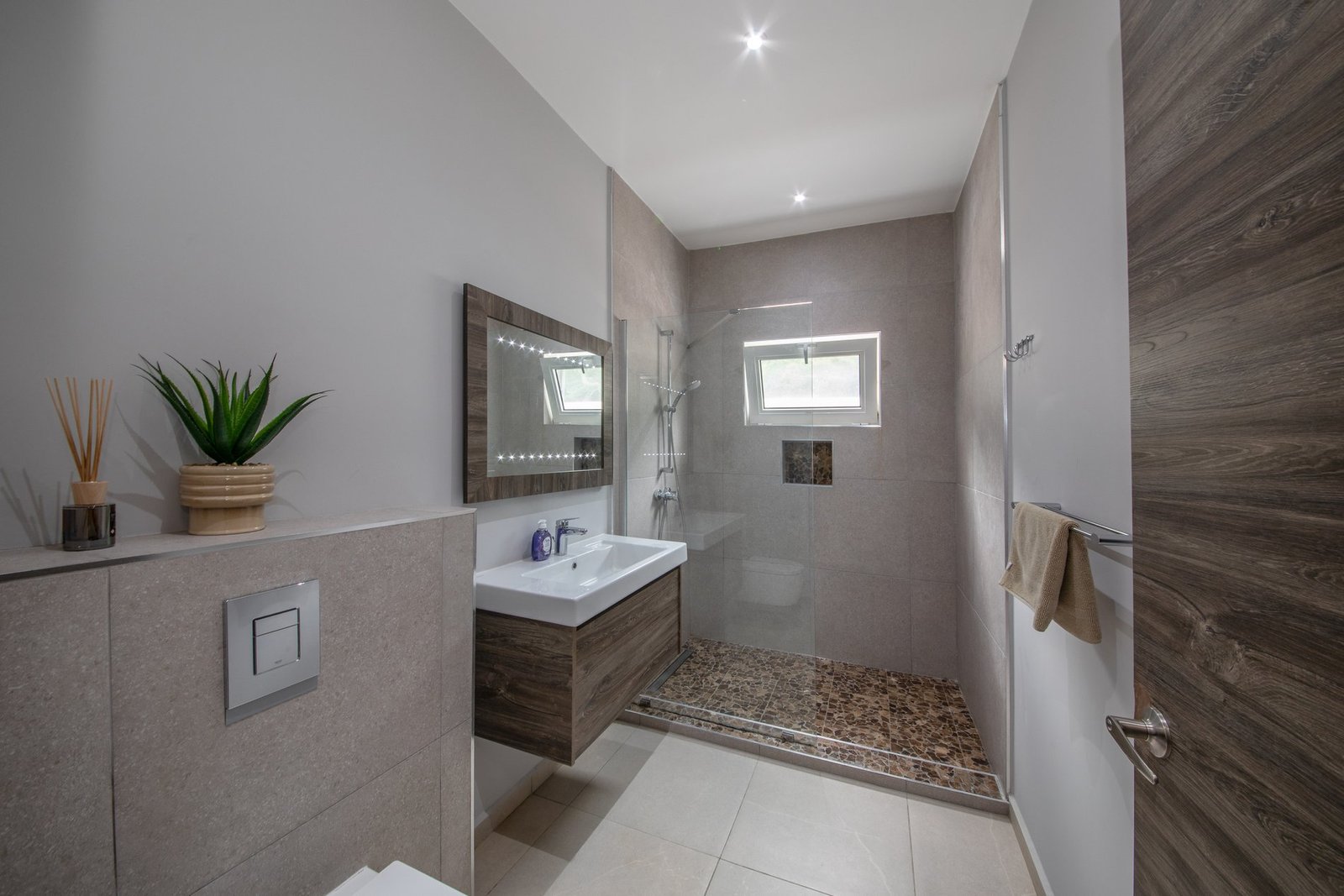 Blue Bay Golf And Beach Resort Curacao For Sale Villa With 7 Bedrooms Villa in Sint Michiel, Curaçao, Curaçao 1 - 14375543