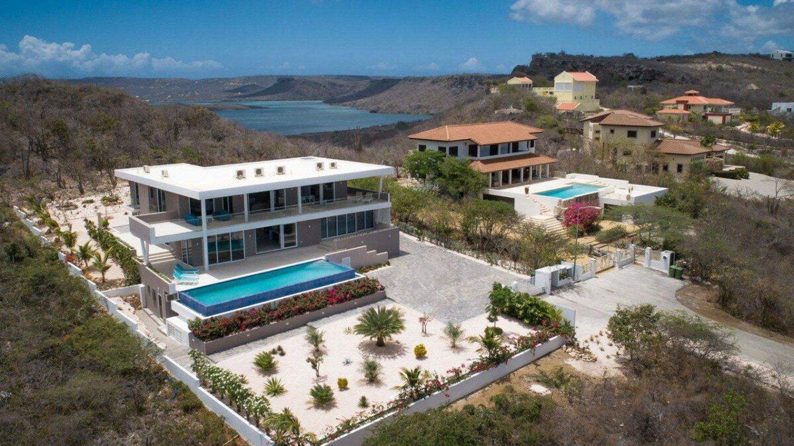 Coral Estate Rif St Marie Curacao: House For Sale With Pool And Sea View Villa in Sint Willibrordus, Curaçao, Curaçao 1 - 14383584