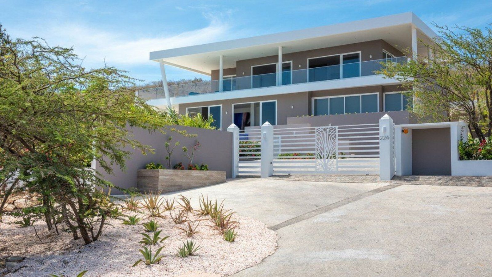 Coral Estate Rif St Marie Curacao: House For Sale With Pool And Sea View Villa in Sint Willibrordus, Curaçao, Curaçao 1 - 14383584