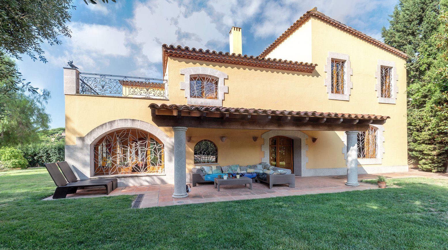 A Completely Renovated 19th Century House With An Exquisite And Unique Design Villa in Vilassar de Mar, Catalonia, Spain 1 - 14498225