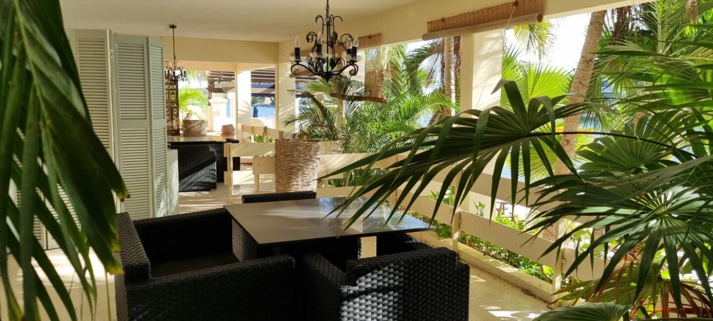 Jan Sofat Curacao Waterfront Villa For Sale With Jetty And Boat Lift Villa in Willemstad, Curaçao, Curaçao 1 - 14380416