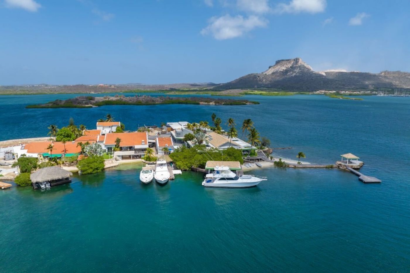 Jan Sofat Villa For Sale With Private Beach And Jetty Villa in Willemstad, Curaçao, Curaçao 1 - 14669389