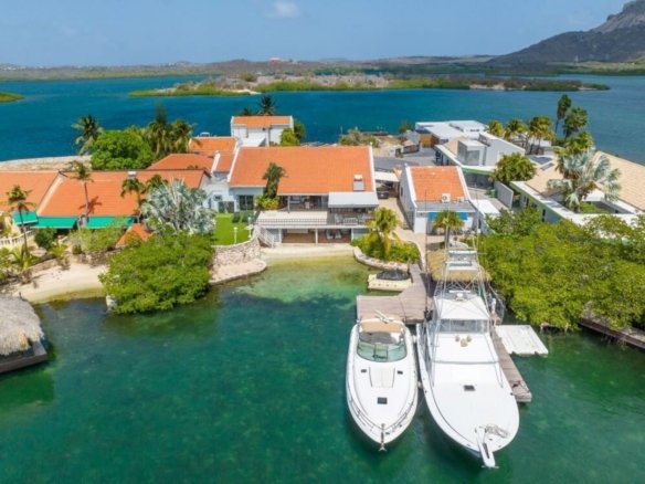 Villa in Willemstad, Curaçao, Curaçao 1 - 14669389