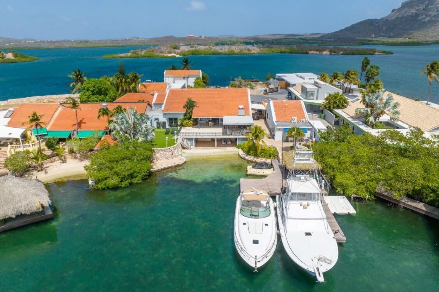 Jan Sofat Villa For Sale With Private Beach And Jetty Villa in Willemstad, Curaçao, Curaçao 1 - 14669389