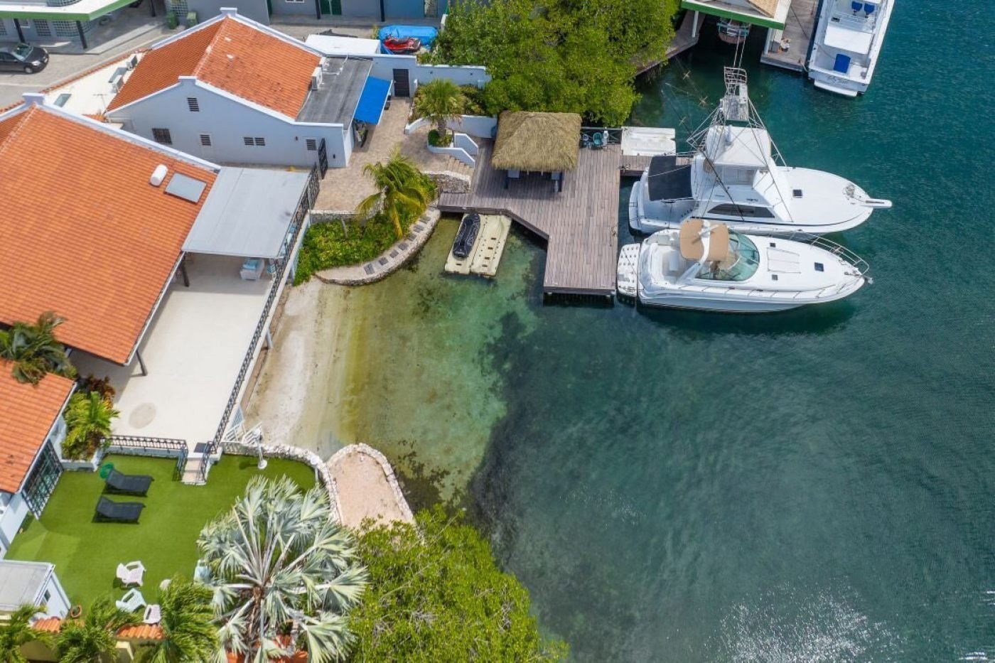 Jan Sofat Villa For Sale With Private Beach And Jetty Villa in Willemstad, Curaçao, Curaçao 1 - 14669389