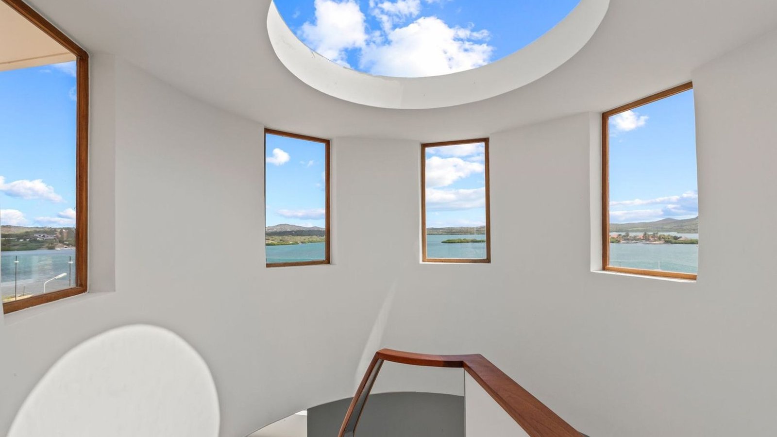 Spectacular Newly Built Villa With Panoramic Views, Four Swimming Pools, And Two Apartments Villa in Willemstad, Curaçao, Curaçao 1 - 15468270