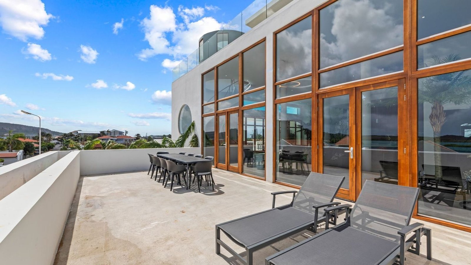 Spectacular Newly Built Villa With Panoramic Views, Four Swimming Pools, And Two Apartments Villa in Willemstad, Curaçao, Curaçao 1 - 15468270