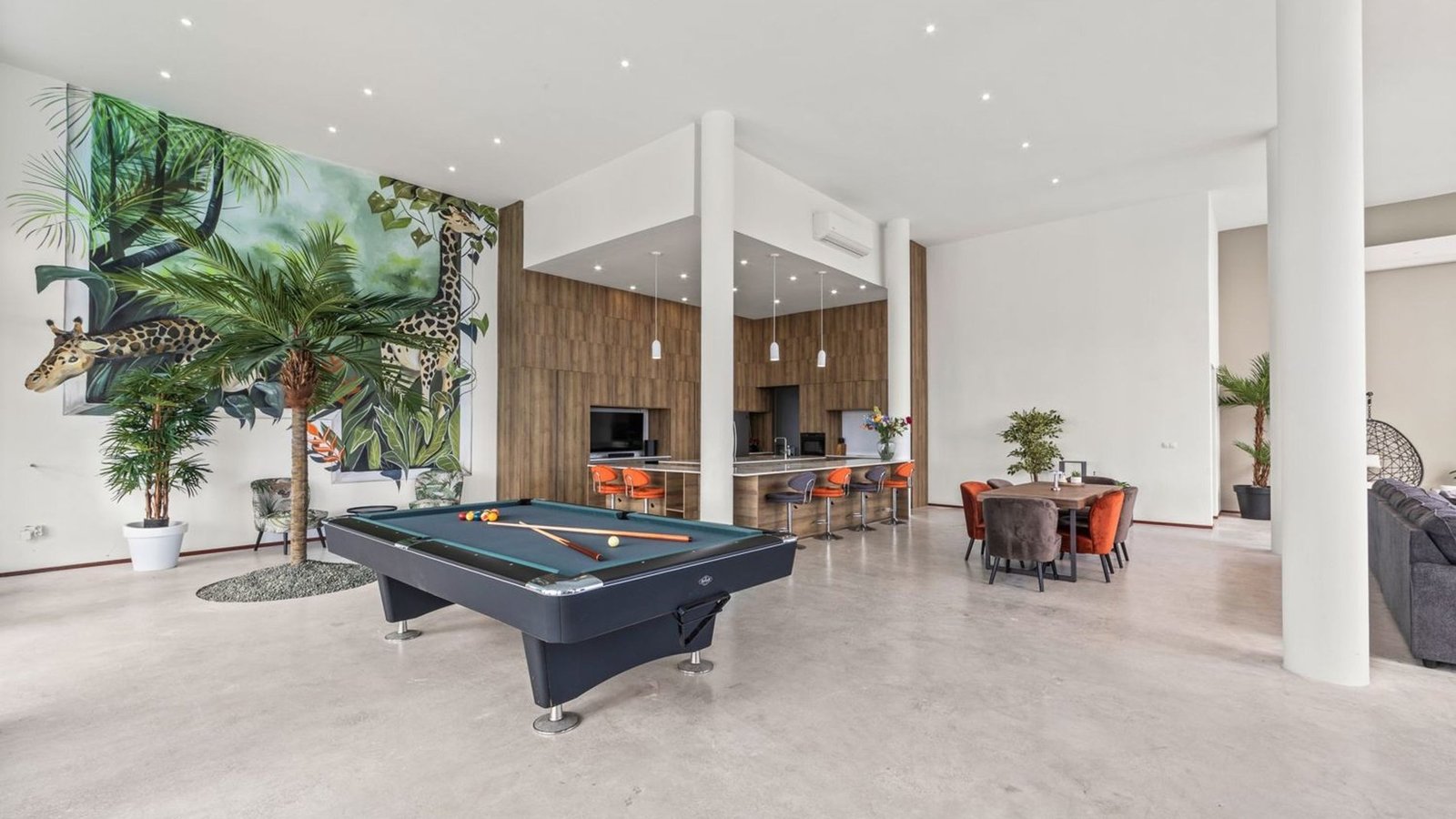 Spectacular Newly Built Villa With Panoramic Views, Four Swimming Pools, And Two Apartments Villa in Willemstad, Curaçao, Curaçao 1 - 15468270