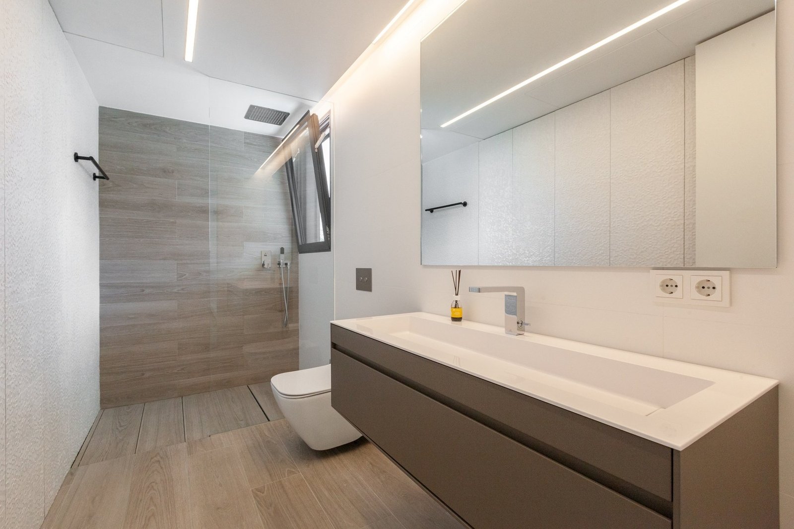 Life At The Top: Astonishing Brand New Designer Villa In Barcelona Villa in les Corts, Barcelona, Spain 1 - 14674027