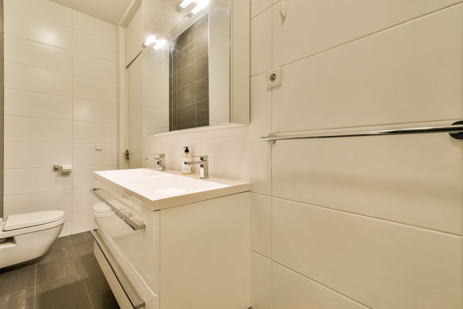 Luxurious, Spacious And Stylish Apartment With Panoramic View In Iconic Building In Amsterdam Apartment in Apollobuurt, North Holland, Netherlands