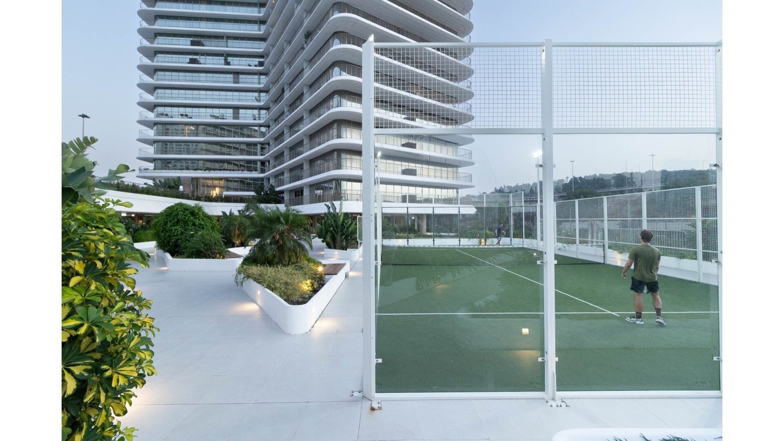 T4 Apartment With Panoramic Terrace With Amenities Apartment in Campolide, Lisbon, Portugal 1 - 16133796