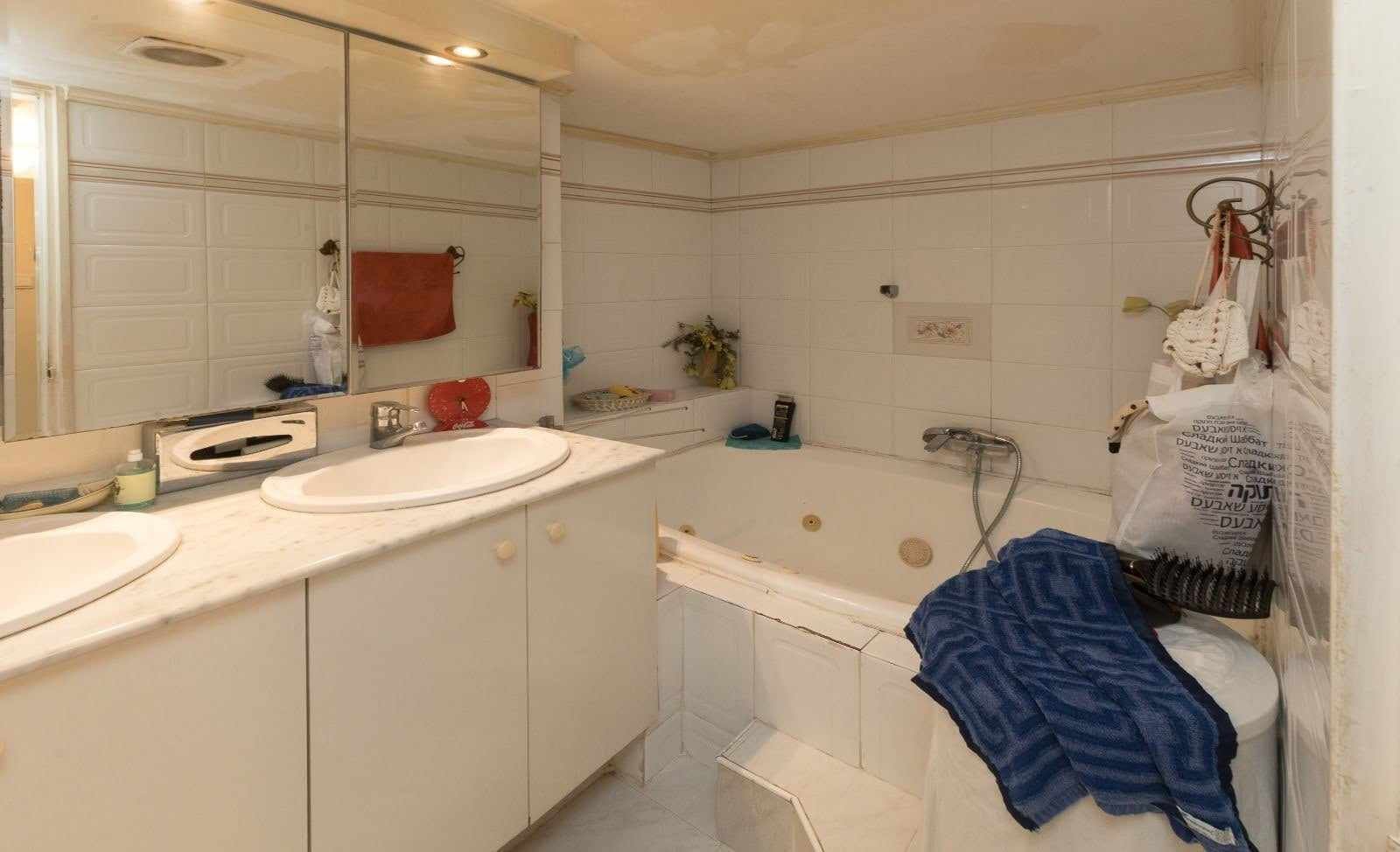 Sea Facing Apartment In Luxurious Hotel Apartment in Herzliya, Tel Aviv District, Israel 1 - 13906758