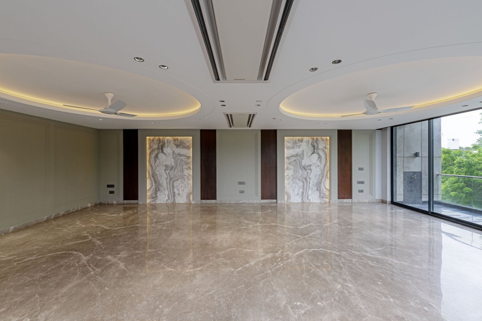 First Floor, Facing Lush Green Garden In Hauz Khas Enclave Apartment in New Delhi, Delhi, India 1 - 15593887