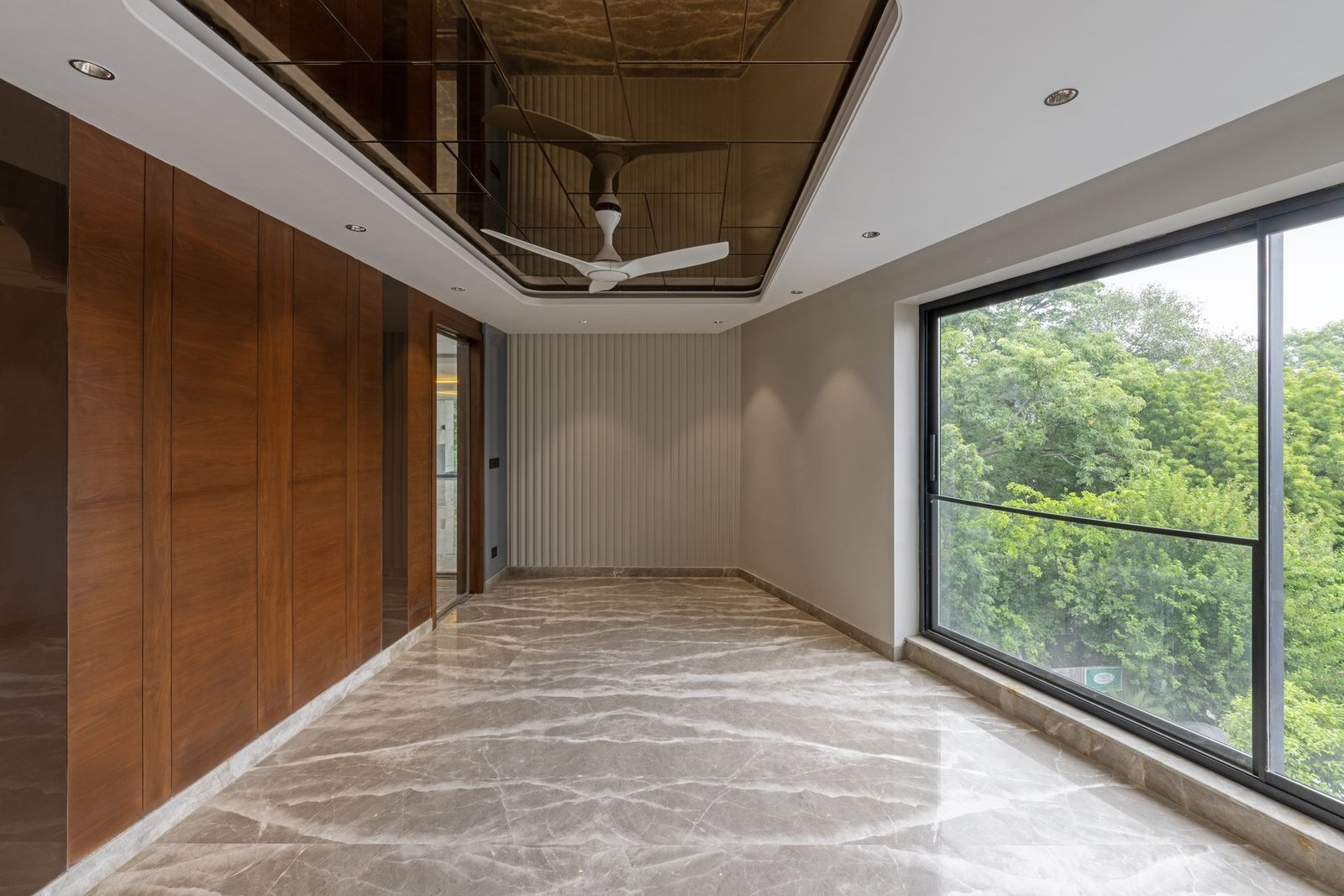 First Floor, Facing Lush Green Garden In Hauz Khas Enclave Apartment in New Delhi, Delhi, India 1 - 15593887