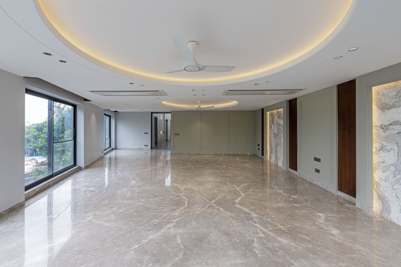 First Floor, Facing Lush Green Garden In Hauz Khas Enclave Apartment in New Delhi, Delhi, India 1 - 15593887