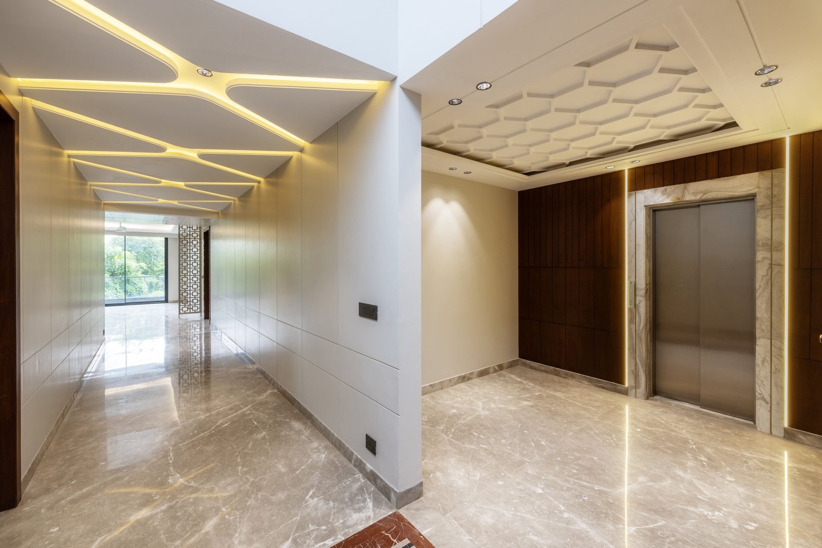 First Floor, Facing Lush Green Garden In Hauz Khas Enclave Apartment in New Delhi, Delhi, India 1 - 15593887