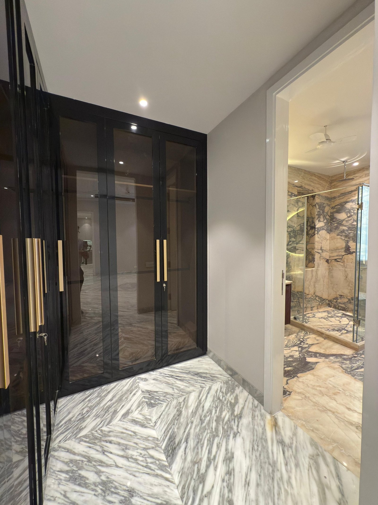 Ultra Luxury Ground Floor With Basement For Sale In Defence Colony, New Delhi Apartment in New Delhi, Delhi, India 1 - 15800501