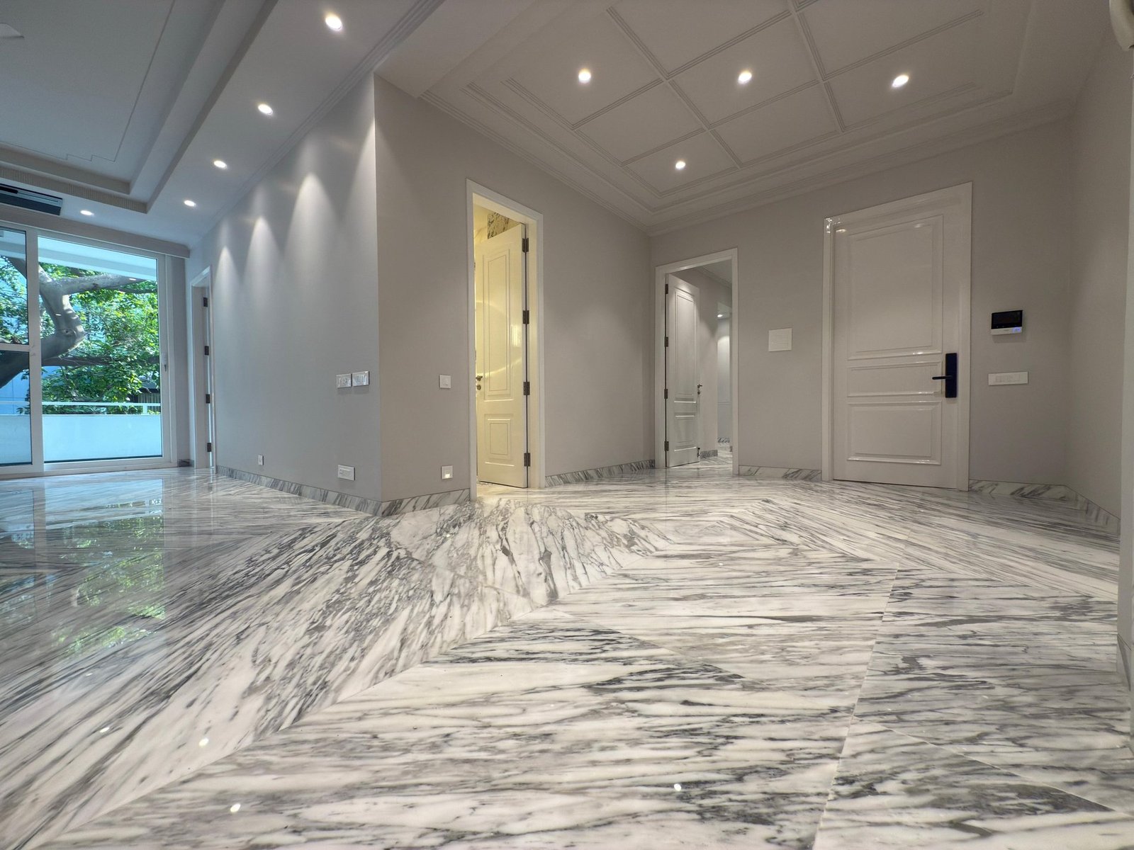 Ultra Luxury Ground Floor With Basement For Sale In Defence Colony, New Delhi Apartment in New Delhi, Delhi, India 1 - 15800501