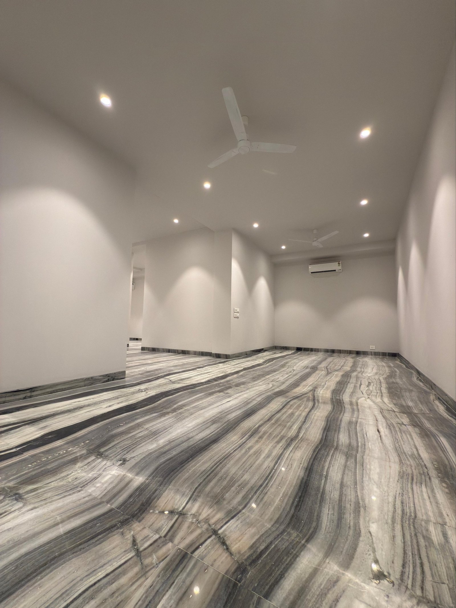 Ultra Luxury Ground Floor With Basement For Sale In Defence Colony, New Delhi Apartment in New Delhi, Delhi, India 1 - 15800501